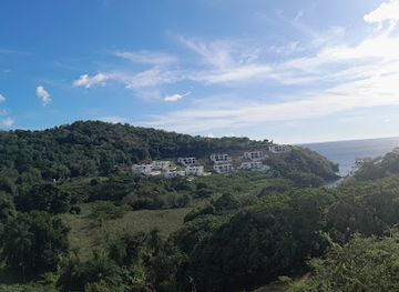saint-vincent-and-the-grenadines/tobago-cays-marine-park/attraction/little-bay