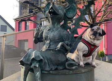 luxembourg/remerschen-lake/attraction/mouse-ketti-statue