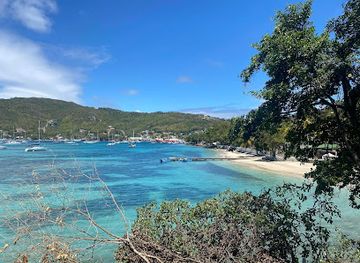 saint-vincent-and-the-grenadines/tobago-cays-marine-park/attraction/princess-margaret-trail