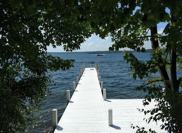 wisconsin/glacial-lake-wisconsin/attraction/black-point-estate-and-gardens
