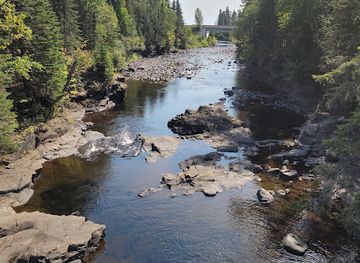 minnesota/lake-superior/attraction/judge-c-r-magney-state-park