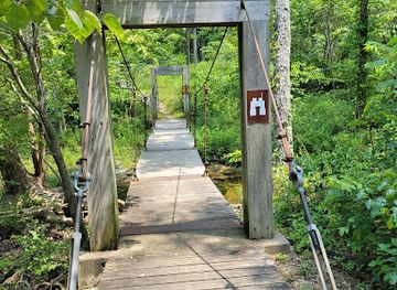 missouri/lake-of-the-ozarks/attraction/ozark-caverns-visitor-center