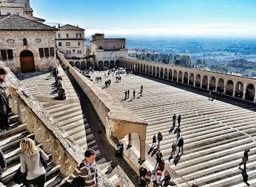 italy/assisi/attraction/piazza-inferiore-di-s-francesco-5