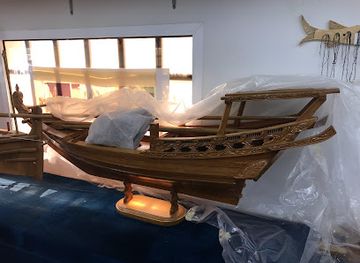 oman/al-hajar-ash-sharqi/attraction/ships-showroom