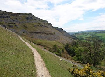 united-kingdom/clwyd/attraction/world-s-end