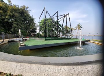 nigeria/lagos/attraction/unilag-lagoon-front