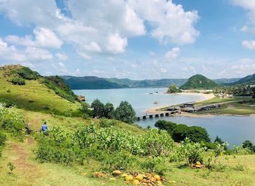 indonesia/west-nusa-tenggara/attraction/bukit-seger