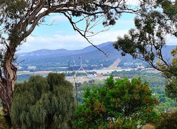 australia/canberra/manuka/attraction/red-hill-lookout