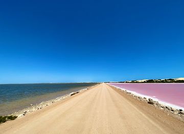 australia/south-australia/attraction/point-sinclair-pink-lake