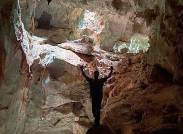 angola/kissama-national-park/attraction/grutas-de-shoel