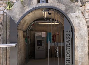 croatia/pula/attraction/zerostrasse-exit-cvecicev-uspon