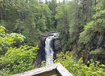 maine/moosehead-lake/attraction/moxie-falls-trailhead-parking
