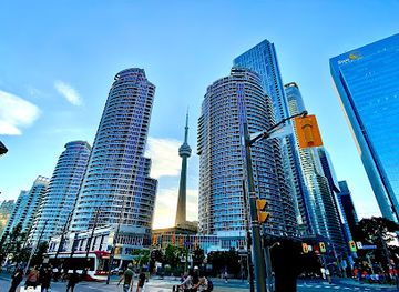 canada/toronto/harbourfront/attraction/york-quay