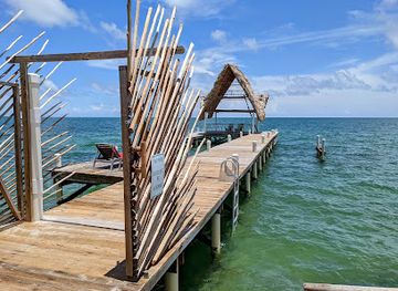 belize/placencia/attraction/azura-beach