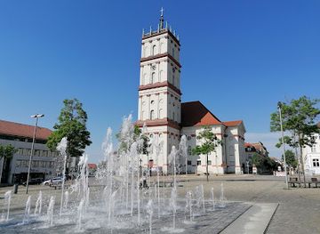 germany/mecklenburg/attraction/marktplatz-neustrelitz