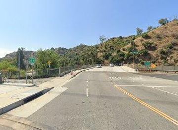 california/santa-clarita/attraction/los-angeles-river-bike-path-riverside-dr