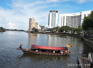 malaysia/kuching/attraction/sarawak-traditional-boat-cruise