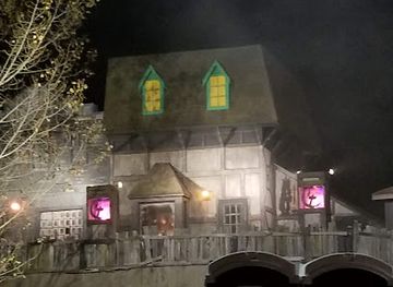 kentucky/mammoth-cave-national-park/attraction/raven-s-cross-village-of-adventure