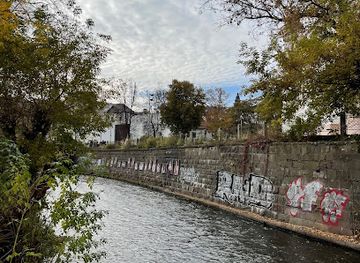 lithuania/vilnius/naujamiestis/attraction/vilnius-in-love