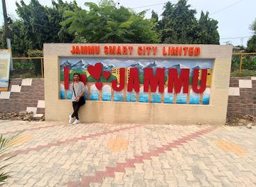 india/jammu/gandhi-nagar/attraction/i-love-jammu-selfie-point