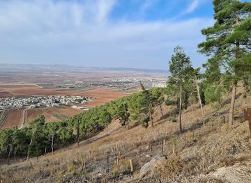 israel/jezreel-valley/attraction/giv-at-hamo-re-reserve