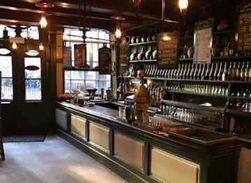 netherlands/egmond-aan-zee/attraction/three-little-bottles