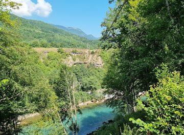 bosnia-and-herzegovina/bosnian-podrinje-canton/attraction/zip-line