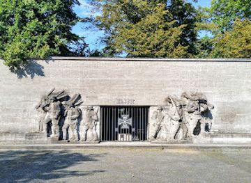germany/dusseldorf/attraction/kriegerdenkmal-dusseldorf-golzheim