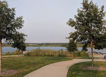 illinois/bolingbrook/attraction/hidden-oaks-nature-center