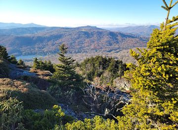 north-carolina/blue-ridge-mountains/attraction/mile-high-swinging-bridge