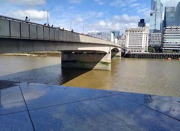 united-kingdom/windsor/landmark/london-bridge