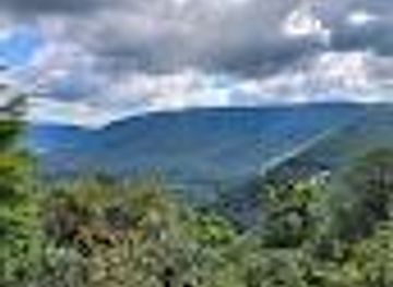 west-virginia/morgantown/attraction/baughman-rock-overlook