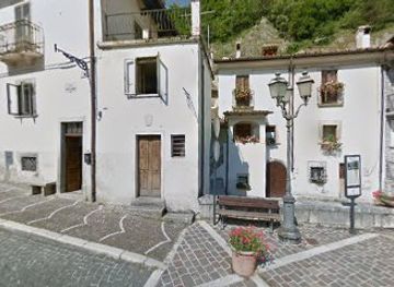 italy/abruzzo-national-park/attraction/palazzo-ducale-fidei