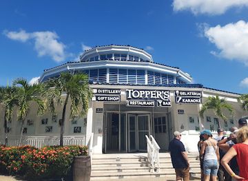 sint-maarten/dutch-quarter/attraction/topper-s-rhum-distillery-tour