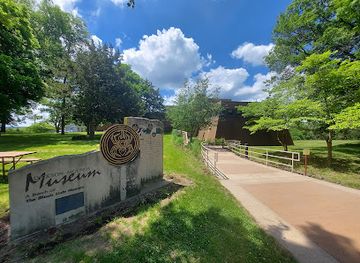 illinois/rock-river-valley/attraction/dickson-mounds-state-museum