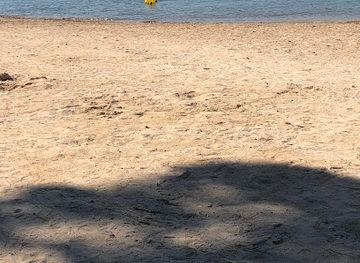 france/cote-d-azur/attraction/plage-du-pin-parasol