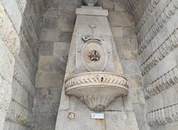 portugal/guimaraes/attraction/chafariz-da-rua-das-taipas