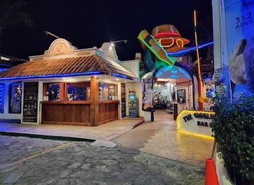 mexico/cabo-san-lucas/attraction/the-giggling-marlin