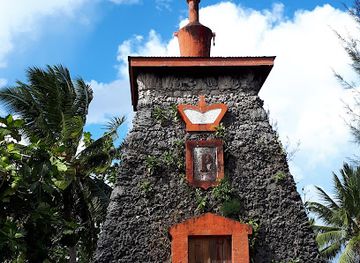 french-polynesia/tahiti-iti/attraction/tomb-of-king-pomare-v