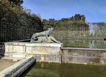 france/versailles/attraction/fontaine-du-point-du-jour