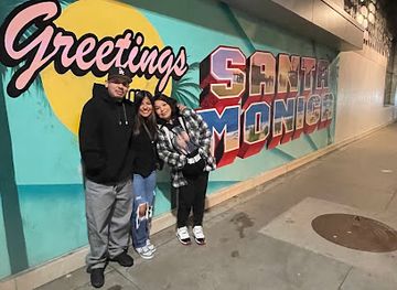 california/venice-beach/attraction/greetings-from-santa-monica-mural