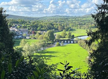ireland/county-kilkenny/attraction/mount-sanford-castle-room-with-a-view
