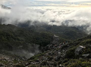philippines/mt-apo/attraction/mt-apo-boulder-sulfuric-rock
