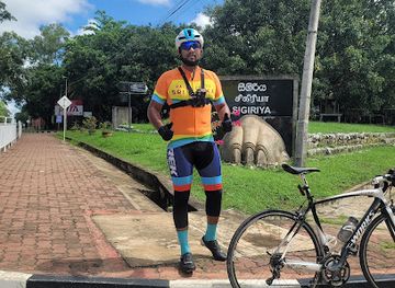 sri-lanka/minneriya-national-park/attraction/sigiriya-entrance-road