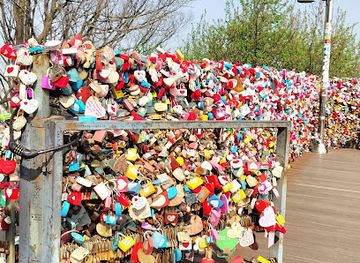 south-korea/yeongseo-region/attraction/love-lock-of-namsan-tower