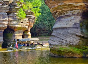 wisconsin/wisconsin-dells/attraction/dells-army-duck-tours