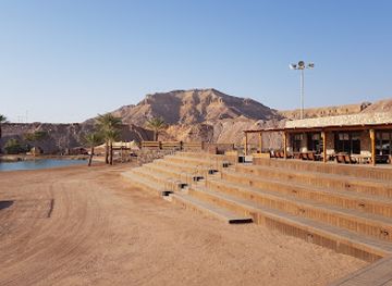 israel/jordan-valley/attraction/shlomo-columns