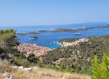 croatia/hvar/attraction/trailhead-napoleon-fortress