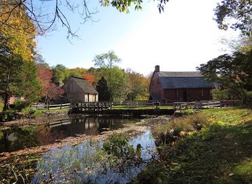 rhode-island/narragansett-bay/attraction/gilbert-stuart-birthplace-museum