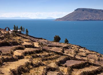 bolivia/lake-titicaca-basin/attraction/typical-arc-of-taquile